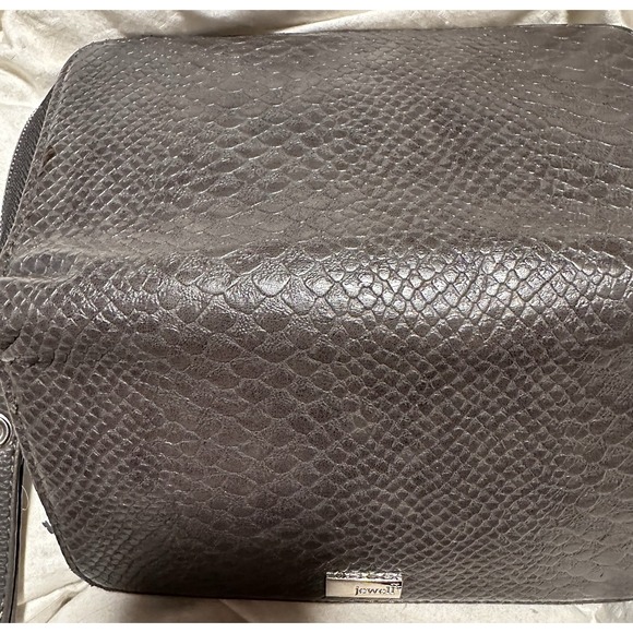 Jewell By Thirty-One All About The Benajims Wrap Around Wallet Faux Snakeskin - Picture 3 of 8